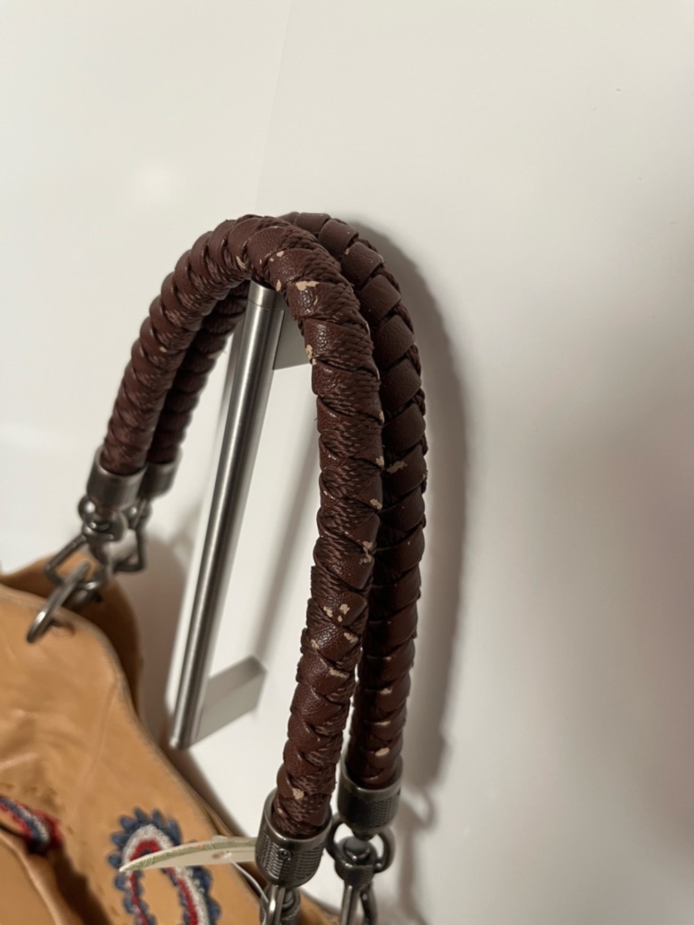 NEW The Sak Indio leather hobo bucket bag braided handles & flower detailing. - Picture 4 of 6